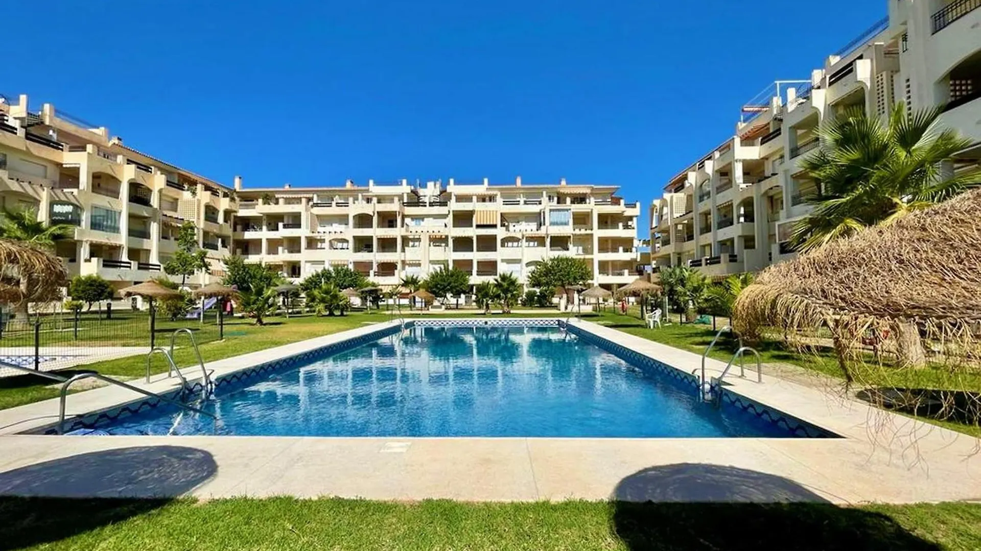 Appealing Apartment In Roquetas De Mar Near Golf Course