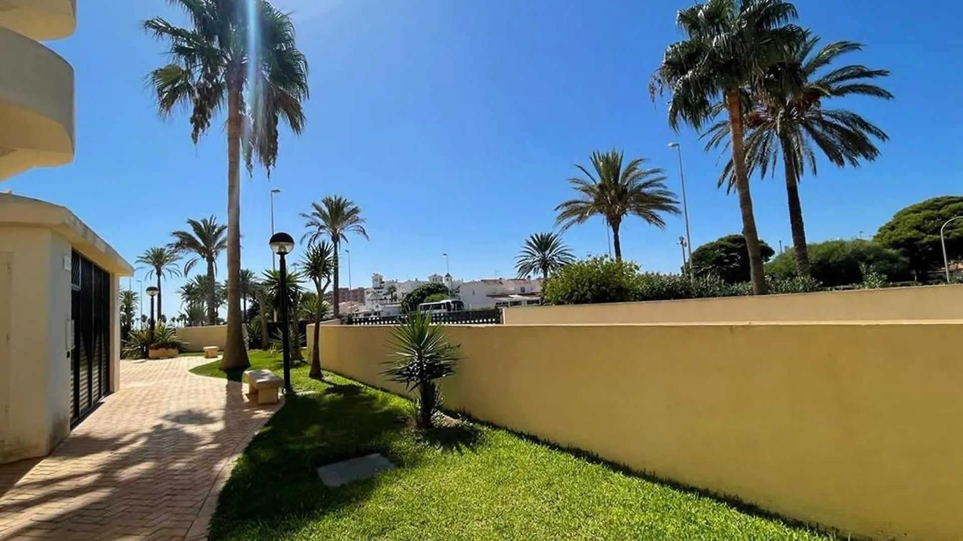 Appealing Apartment In Roquetas De Mar Near Golf Course